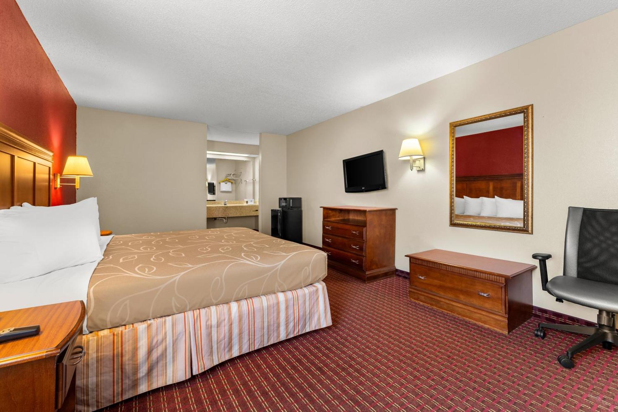 Americas Best Value Inn-Montezuma Exterior photo