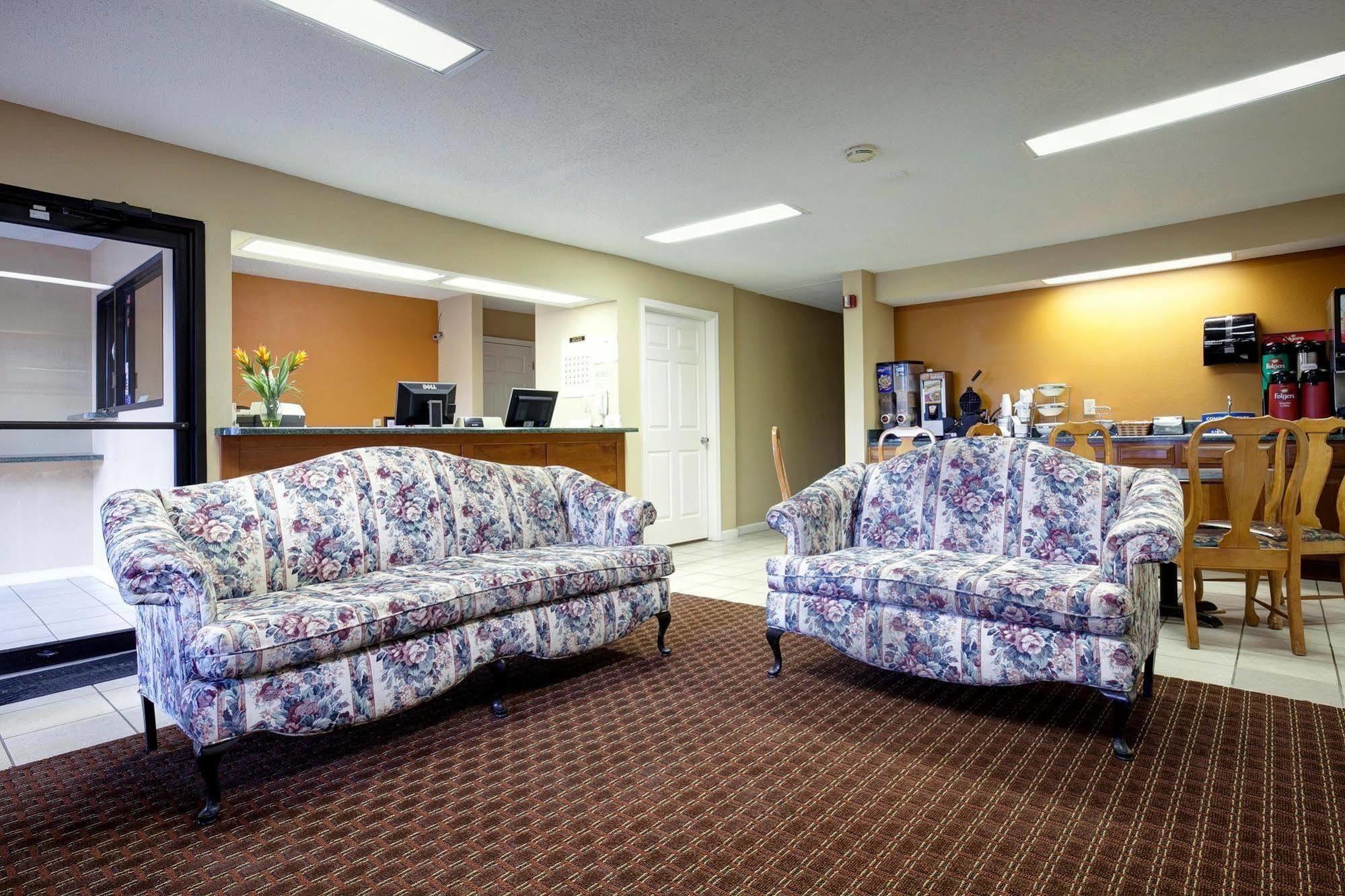 Americas Best Value Inn-Montezuma Interior photo
